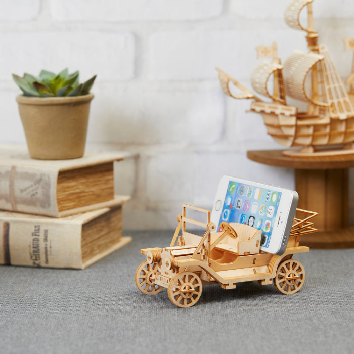 Wooden Art wa-gu-mi Classic Car Phone Stand
