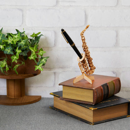 Wooden Art wa-gu-mi Saxophone Pen Stand