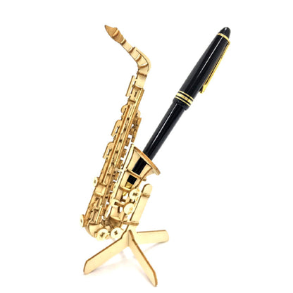 Wooden Art wa-gu-mi Saxophone Pen Stand