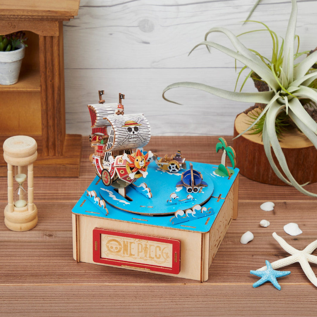 Wooden Art wa-gu-mi One Piece: Straw Hat Crew Thousand Sunny with Music Box