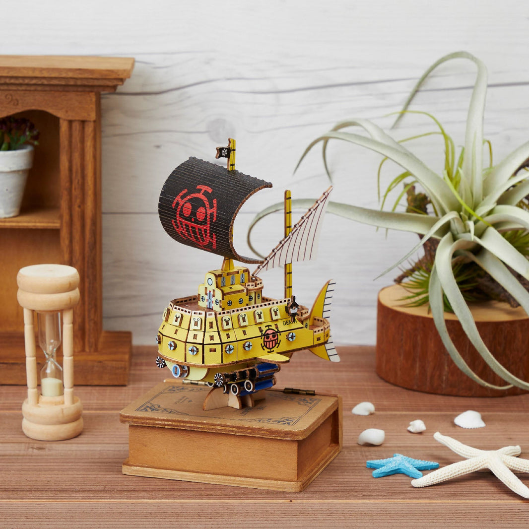 Wooden Art wa-gu-mi One Piece Polar Tang (Trafalgar Law)