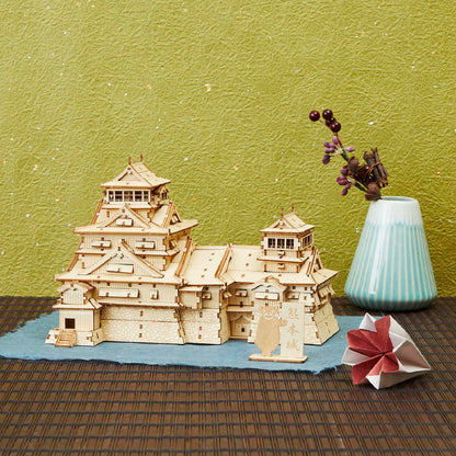 Wooden Art wa-gu-mi NEW Kumamoto Castle (with Kumamon plate)